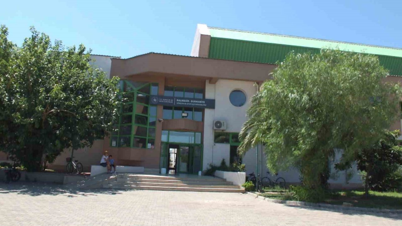 Balıkesir’de yaz spor okullarına 2 bin çocuk katılıyor