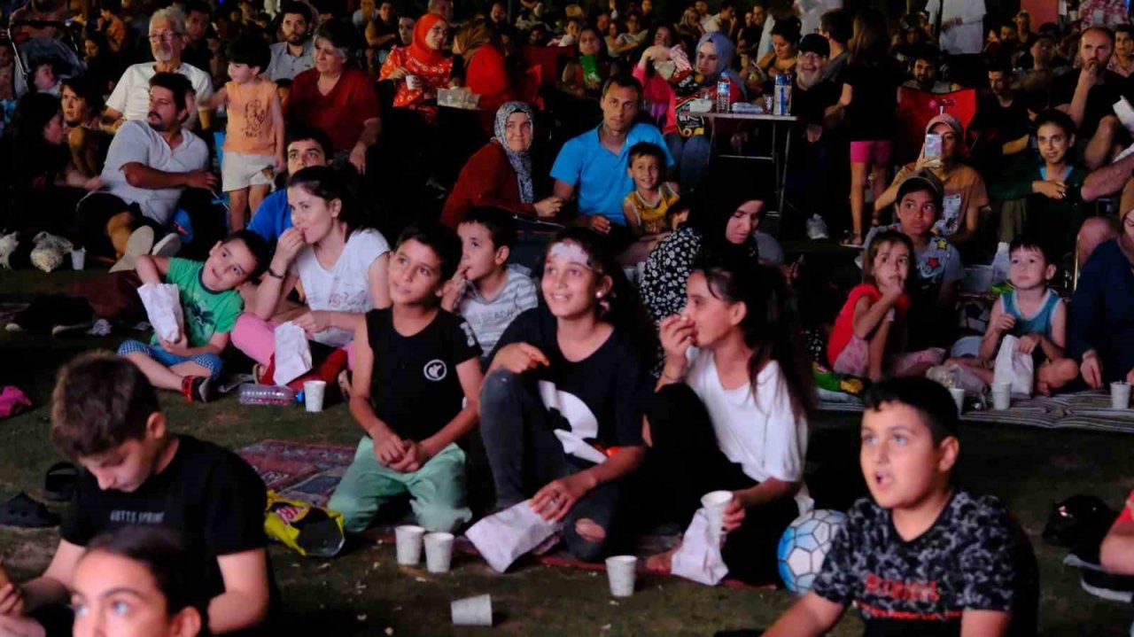 Tekstil Park’ta “Hababam Sınıfı” gecesi yaşandı