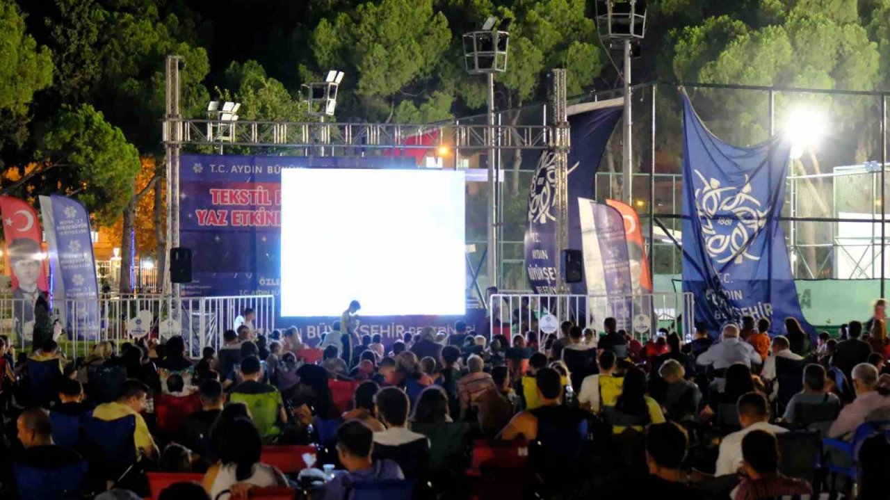 Tekstil Park’ta “Hababam Sınıfı” gecesi yaşandı