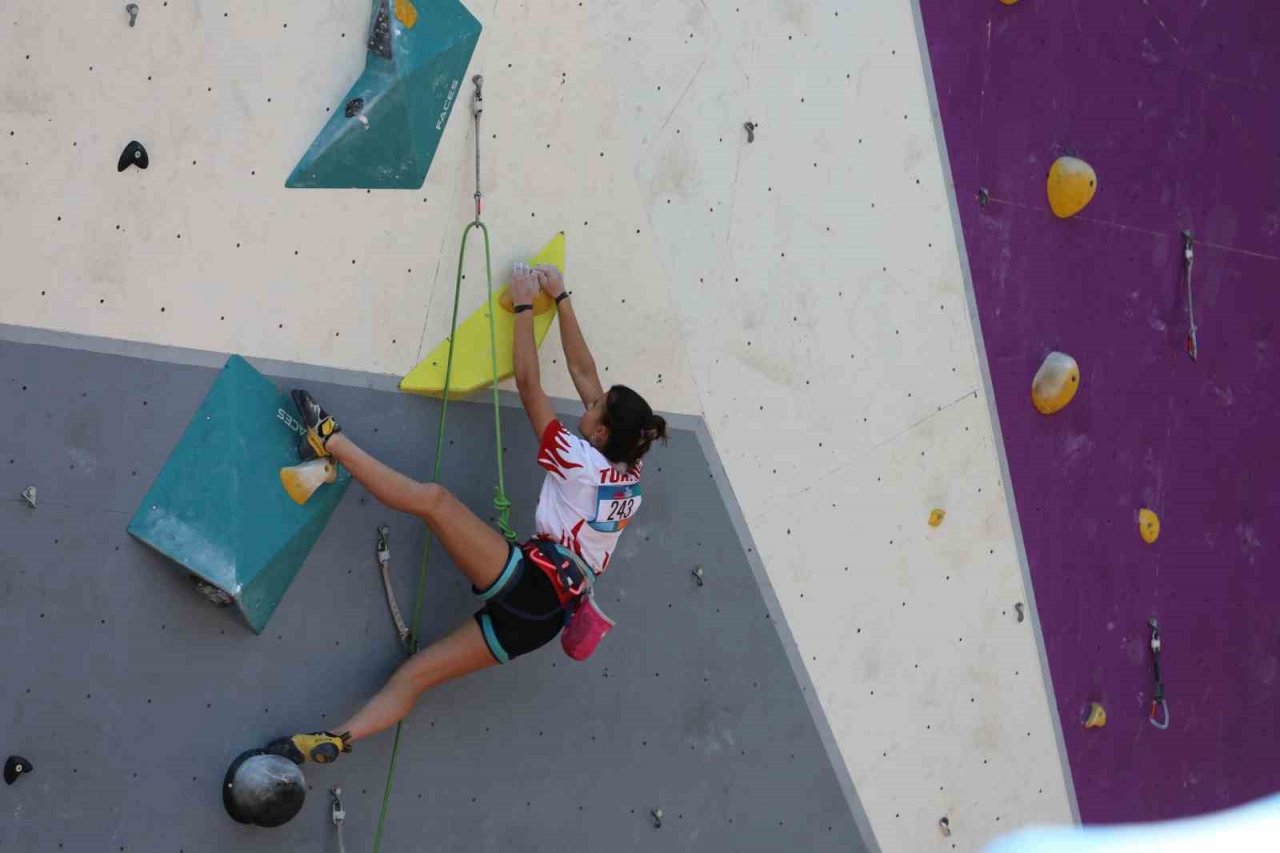 Başkan Atay’ın gençlere yönelik projeleri dikkat çekiyor
