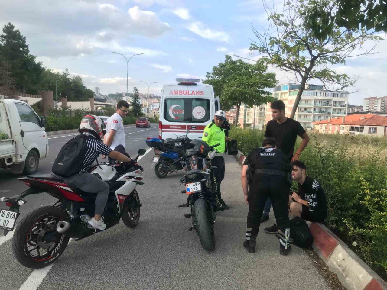 Bilecik’te otomobil ile motosikletin çarpışması sonucu 1 kişi yaralandı