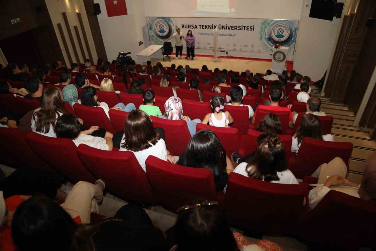 Bursa’da bağımlılık tiyatro ile anlatıldı