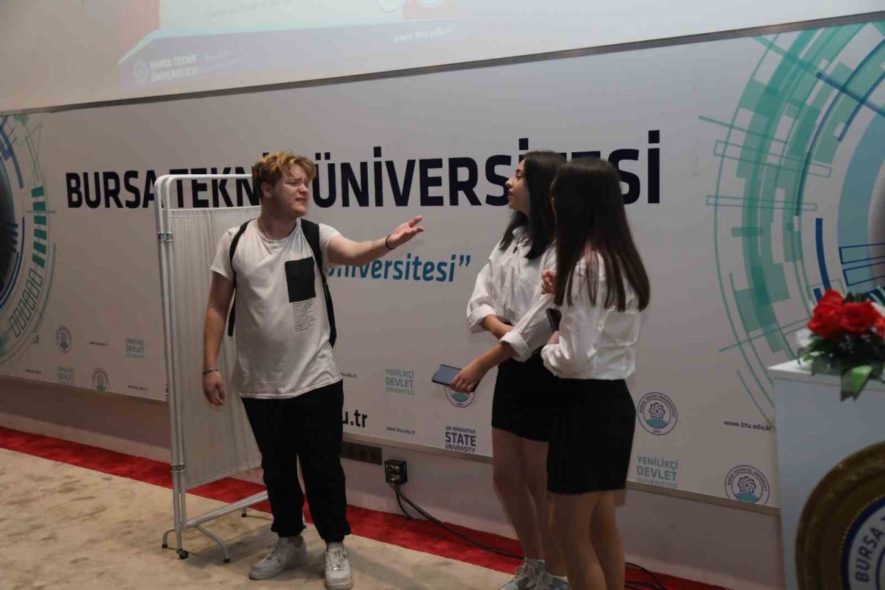 Bursa’da bağımlılık tiyatro ile anlatıldı