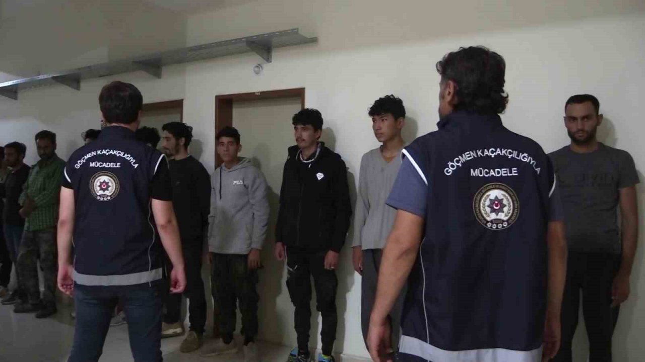 Amasya’da tırda 70 kaçak göçmen yakalandı