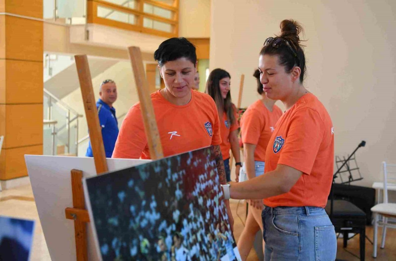 Avrupa Şampiyonunun final maçı kareleri sergi oldu