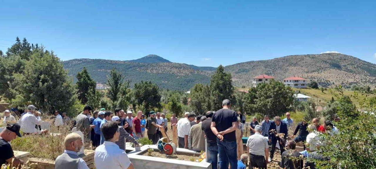 Hayat tecrübeleriyle televizyon programına konuk olmuşlardı, kötü bir sonla bugün yan yana toprağa verildiler