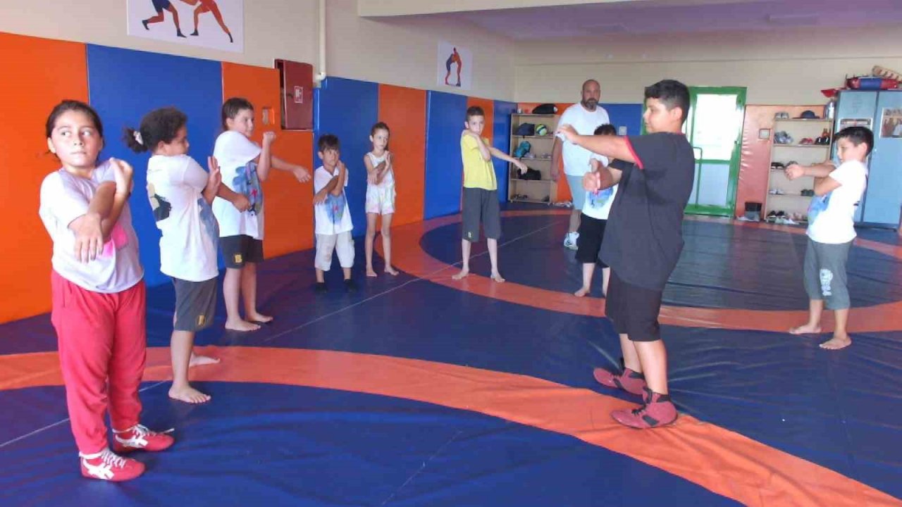 Balıkesir’de yaz spor okullarına 2 bin çocuk katılıyor