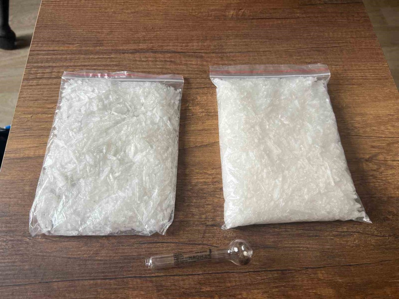 Otomobilin koltuğunun arkasındaki zuladan 502 gram metamfetamin çıktı