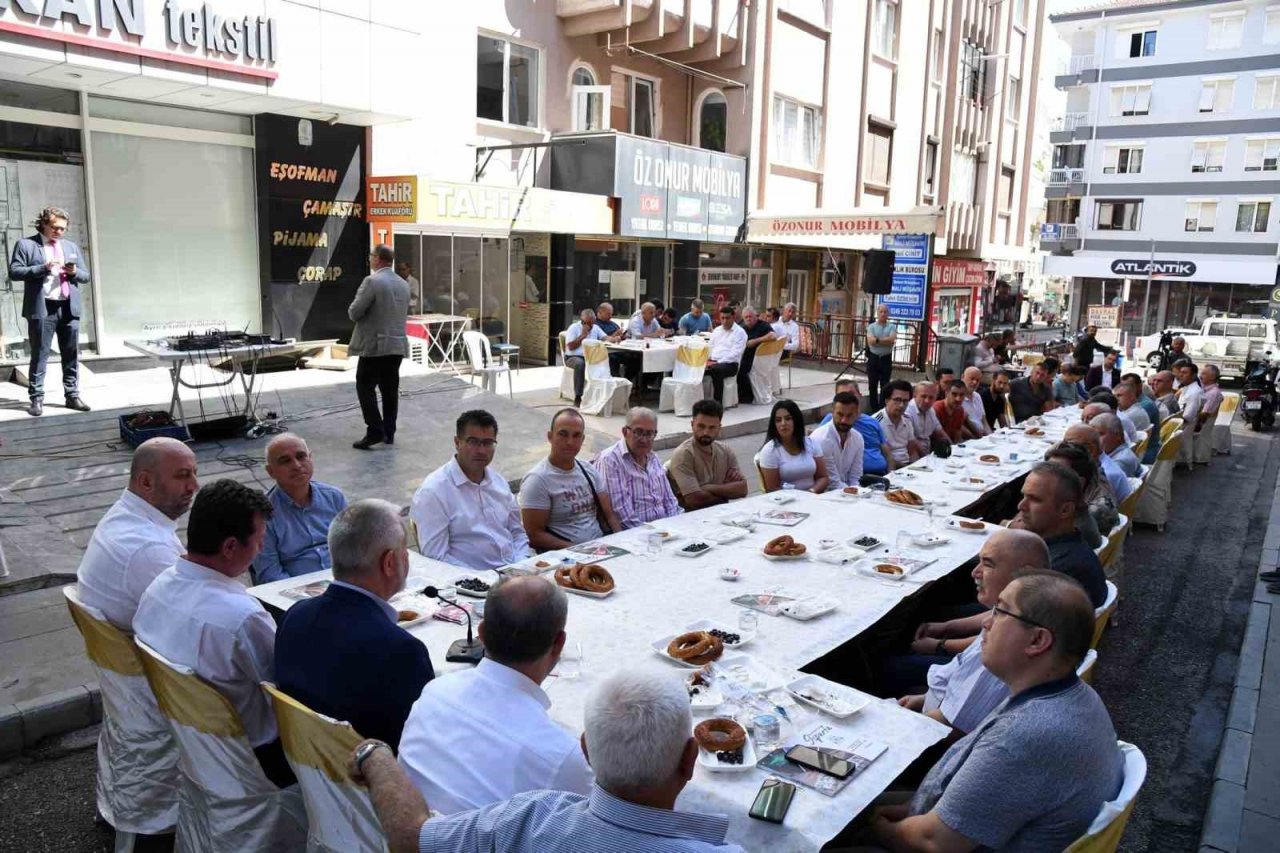 Başkan Başdeğirmen, Yayla Mahallesi esnafıyla bir araya geldi