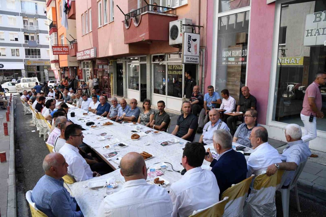 Başkan Başdeğirmen, Yayla Mahallesi esnafıyla bir araya geldi