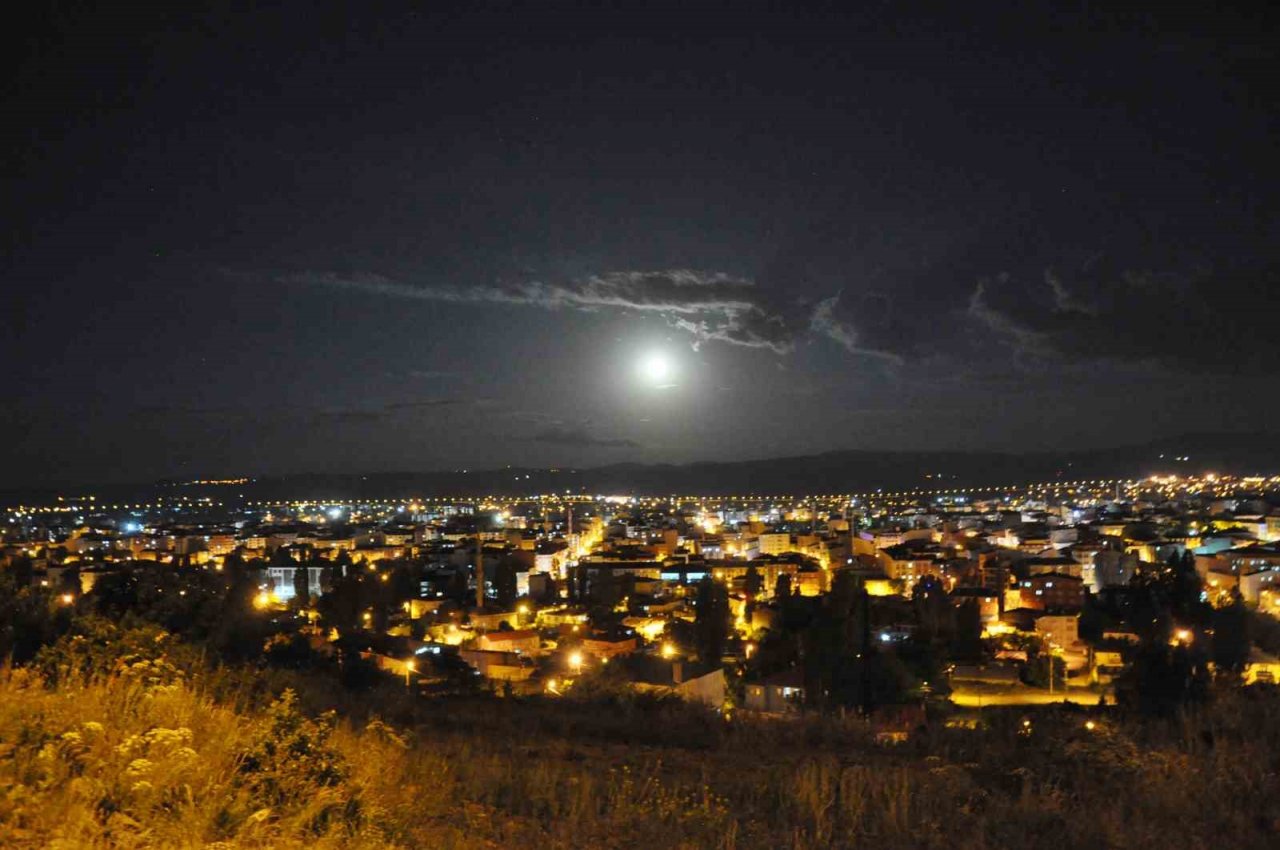 Kars’ta dolunay böyle görüntülendi
