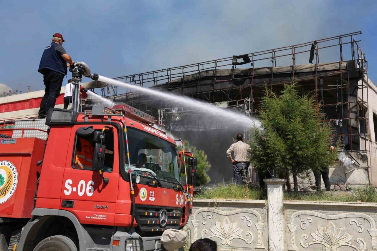 Kastamonu’daki fabrika yangını 6 saatte söndürüldü