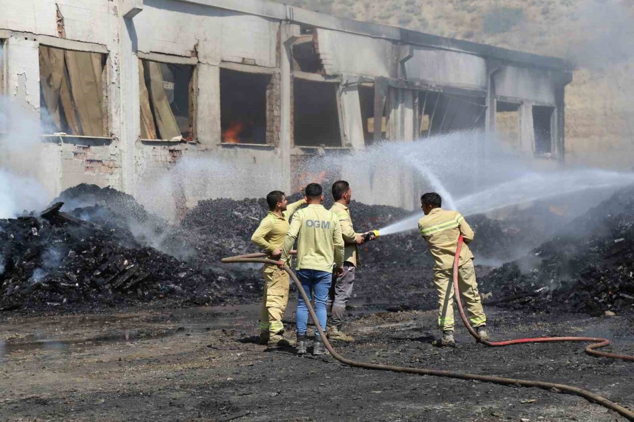 Kastamonu’daki fabrika yangını 6 saatte söndürüldü