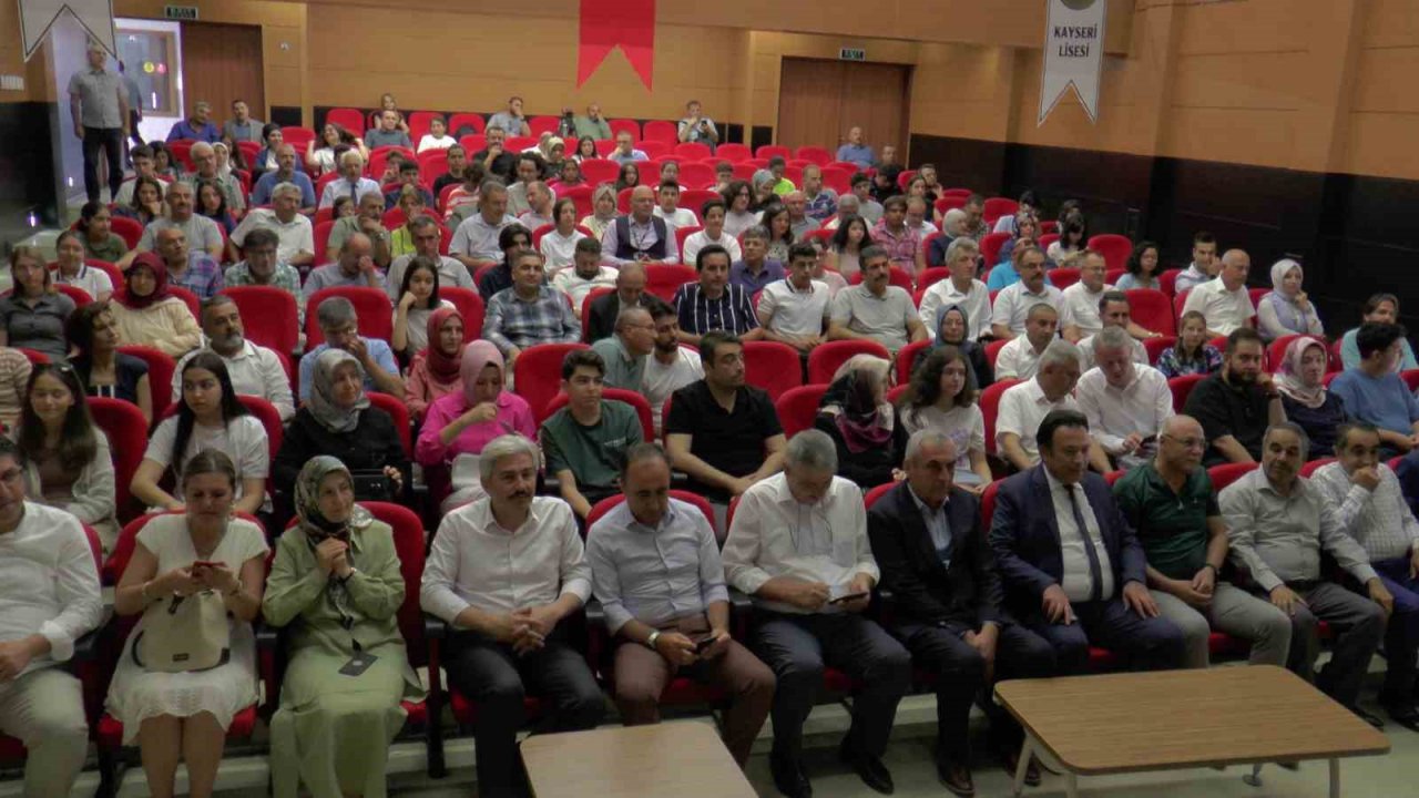 Milli eğitimden sınavlarda derece yapan öğrencilere hediye