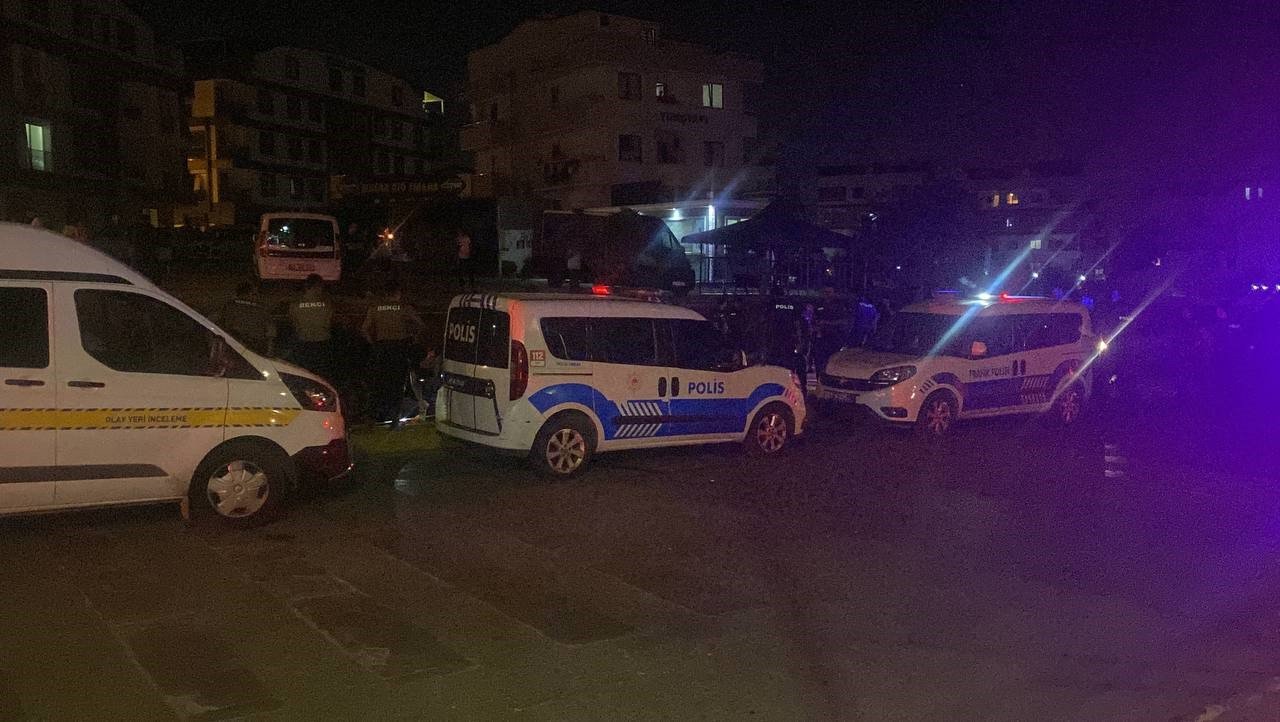 Kocaeli’de 2 şüpheliden biri silahla polisi yaraladı, diğeri ise kaçmaya çalıştı: 2 gözaltı