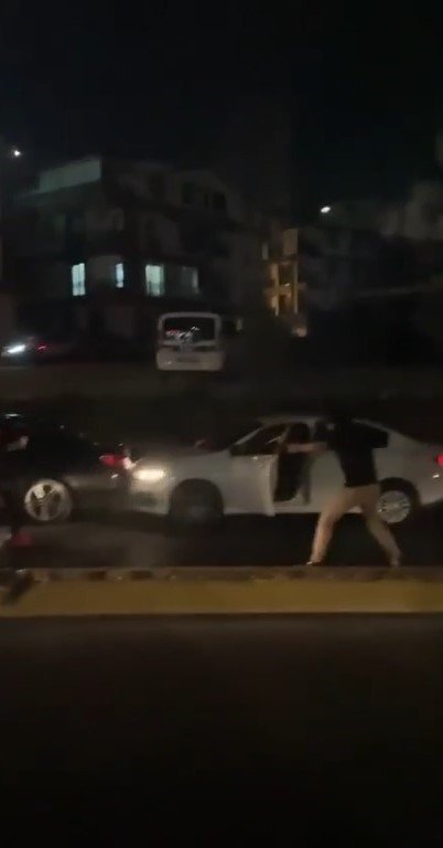 Kocaeli’de 2 şüpheliden biri silahla polisi yaraladı, diğeri ise kaçmaya çalıştı: 2 gözaltı