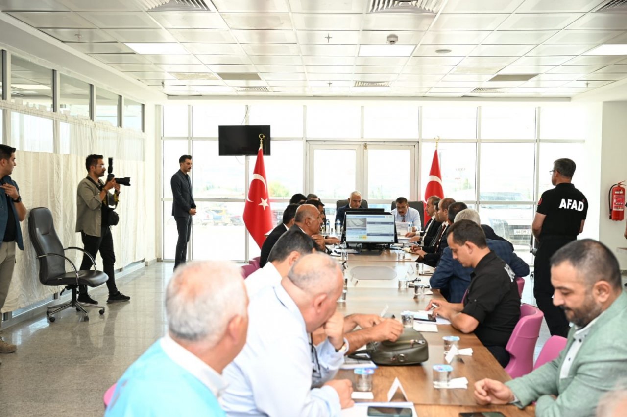 Bakan Ersoy, Malatya’da incelemelerde bulundu