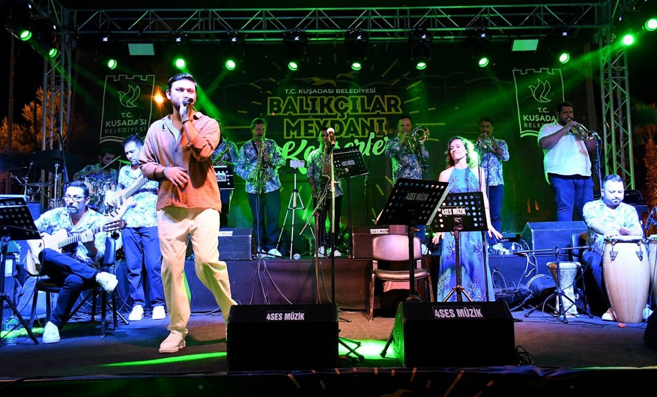 Kusadası’nda Yeşilçam şarkıları yankılandı