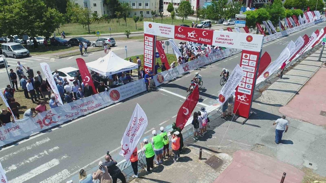 100. Yıl Cumhuriyet Bisiklet Turu’nun Havza-Samsun etabı tamamlandı