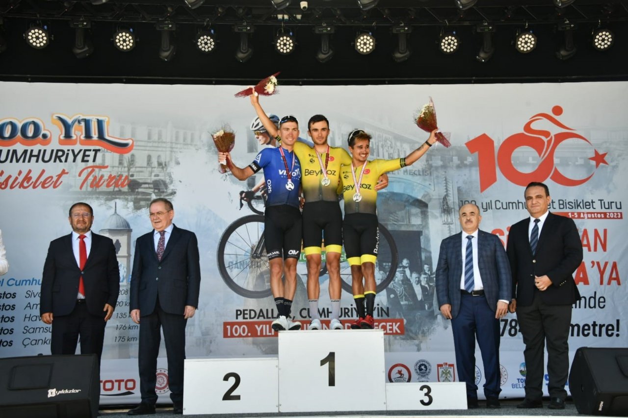 100. Yıl Cumhuriyet Bisiklet Turu’nun Havza-Samsun etabı tamamlandı