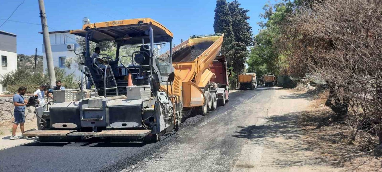 Bodrum Turgutreis’te sıcak asfalt çalışması başladı