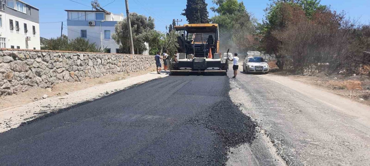 Bodrum Turgutreis’te sıcak asfalt çalışması başladı