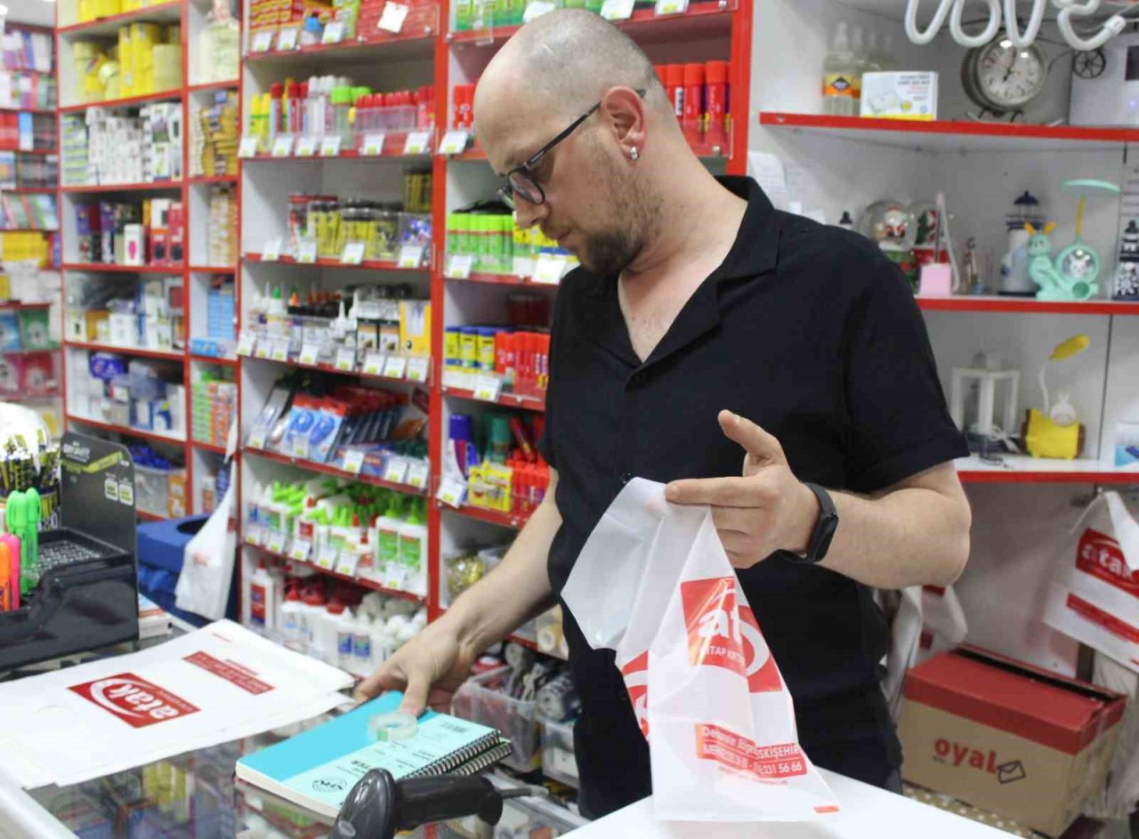 Eskişehir’de okulların tatile girmesi kırtasiyecilere yaramıyor