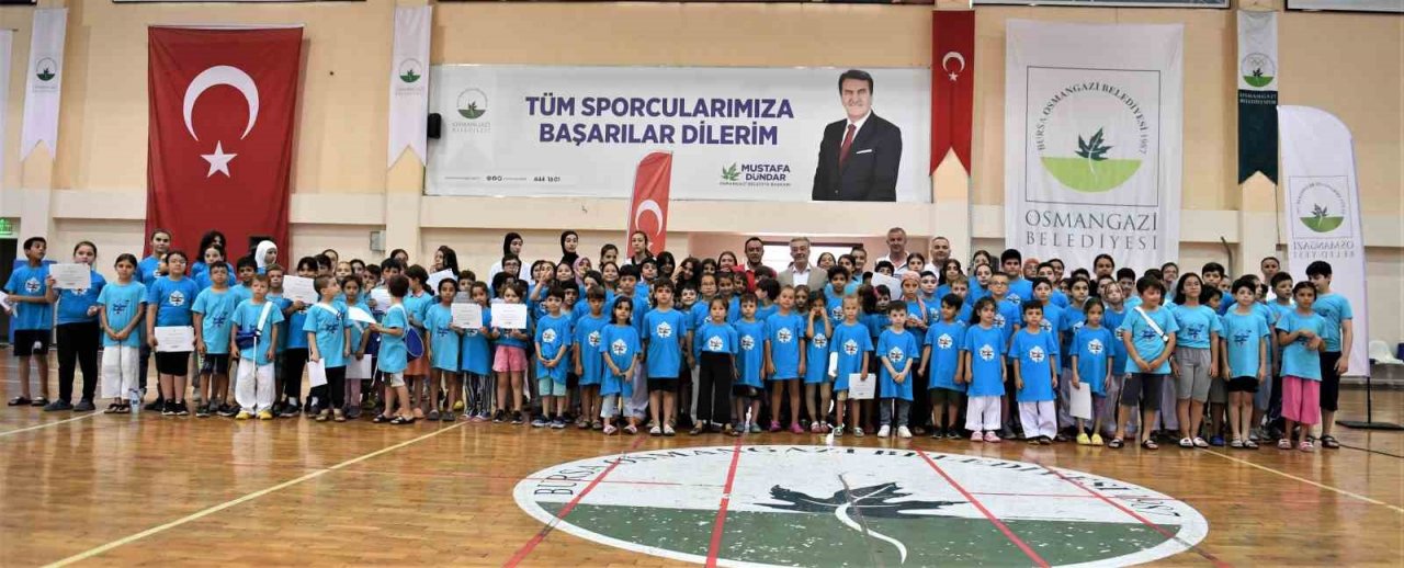 Minik judo ve taekwondocular sertifikalarını aldı