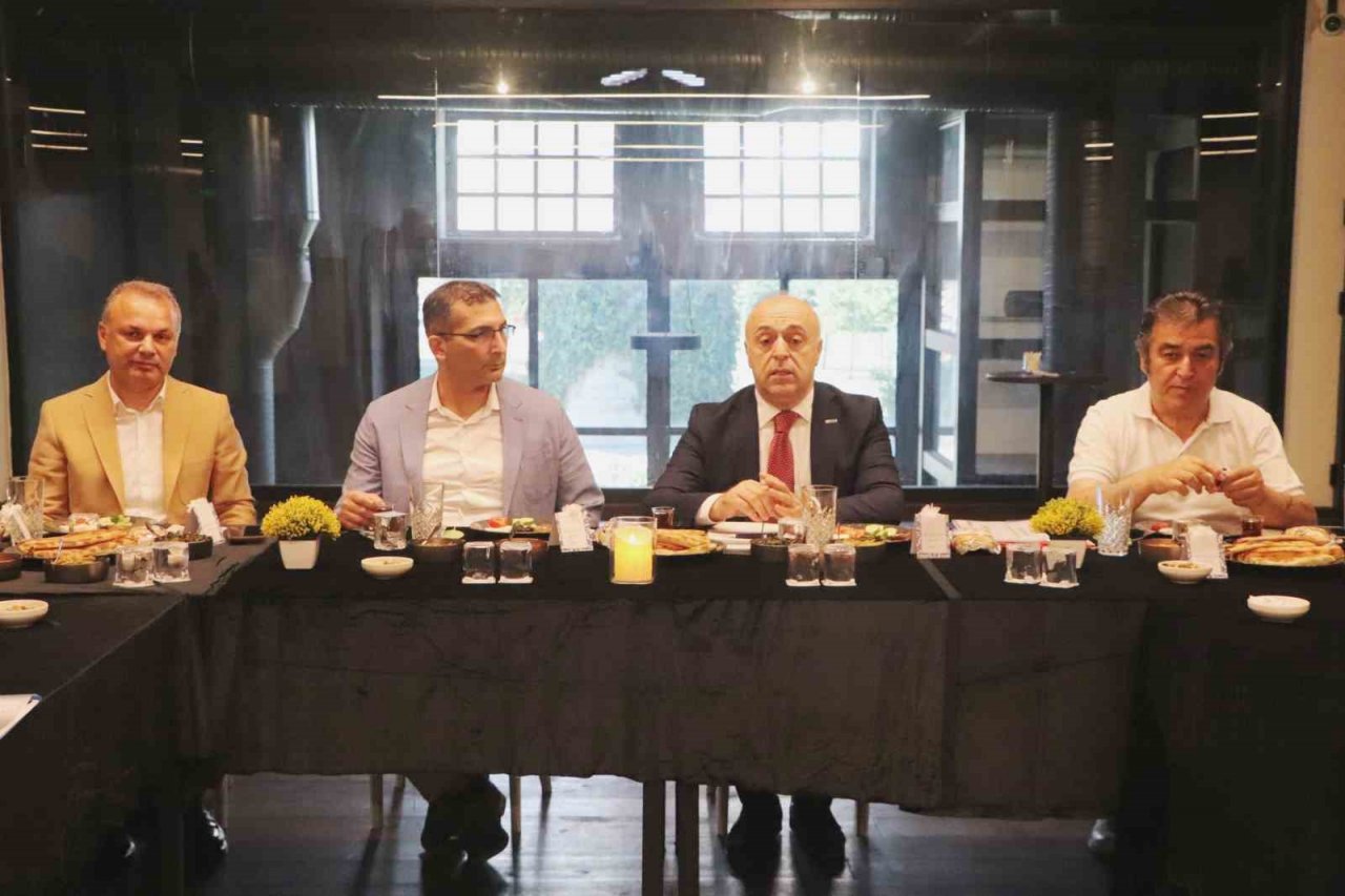 Çalışkan: "Tiflis-Samsun arası haftada 2 uçuş planlıyoruz”