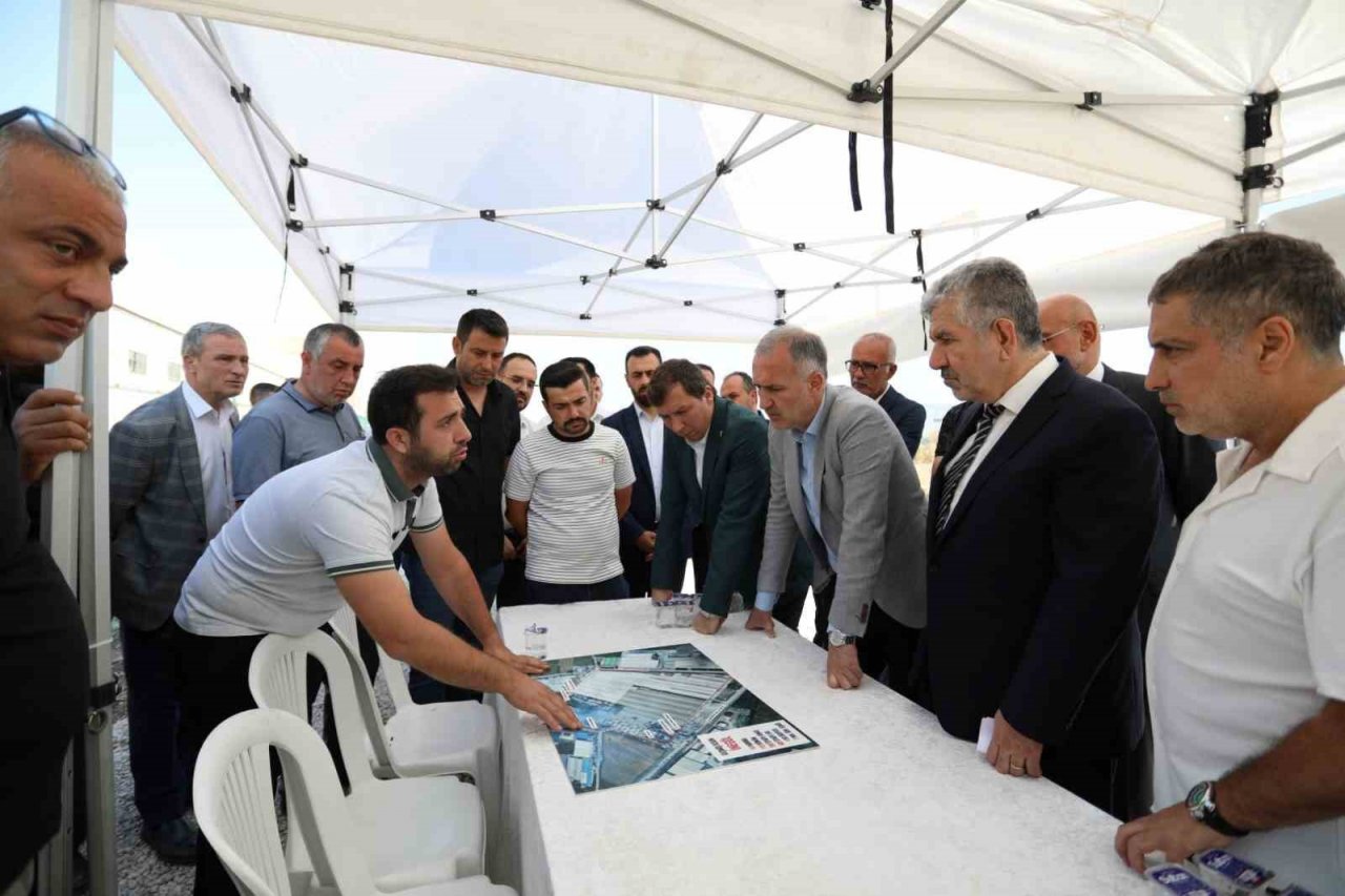 Bakan Yardımcısı Dönmez yangın bölgesinde inceleme yaptı