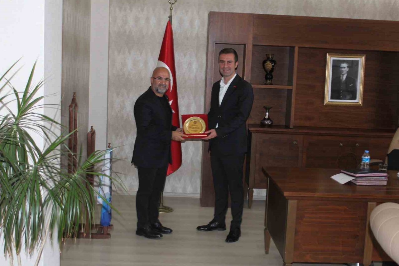 Selim’de başarılı öğrencilere ödülleri verildi