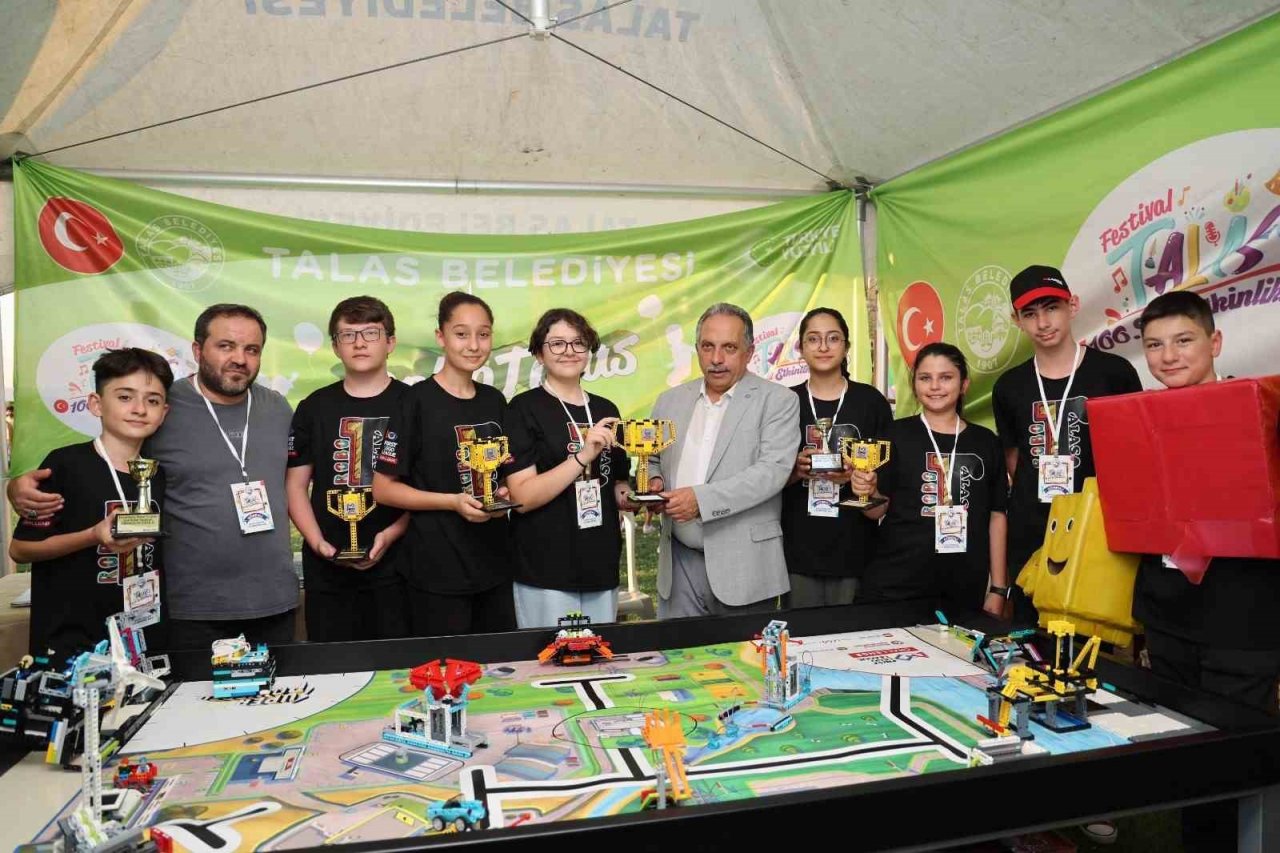 “Kayseri’de düzenlenmiş en geniş kapsamlı çocuk şenliği”