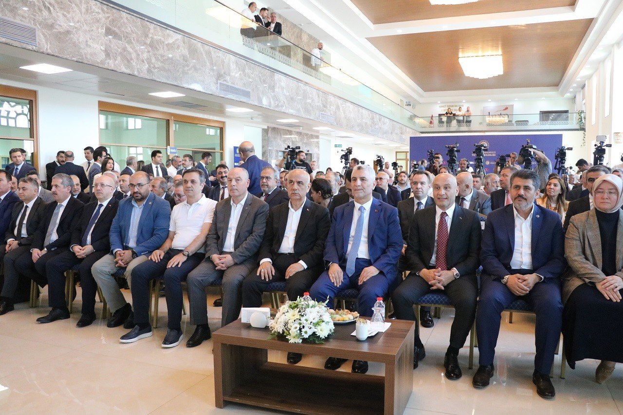 Ticaret Bakanı Bolat: "Temmuz ayında ihracatımız 20 milyar 93 milyon dolar olarak gerçekleşti"