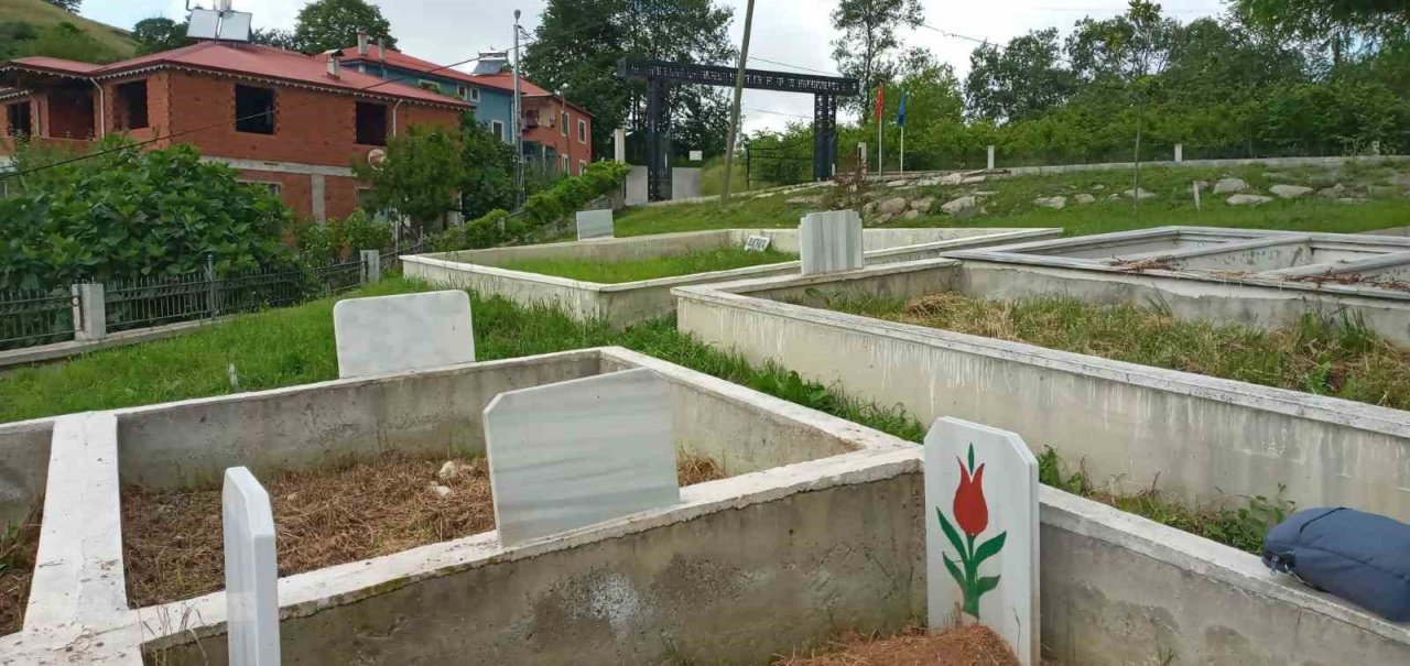 Trabzonlu artık evinin yakınına defin yapmak yerine mezarlıklara defin yapıyor