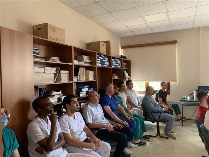 Yurt içi ve yurt dışından gelen hekimlere cerrahi sünnet eğitimi