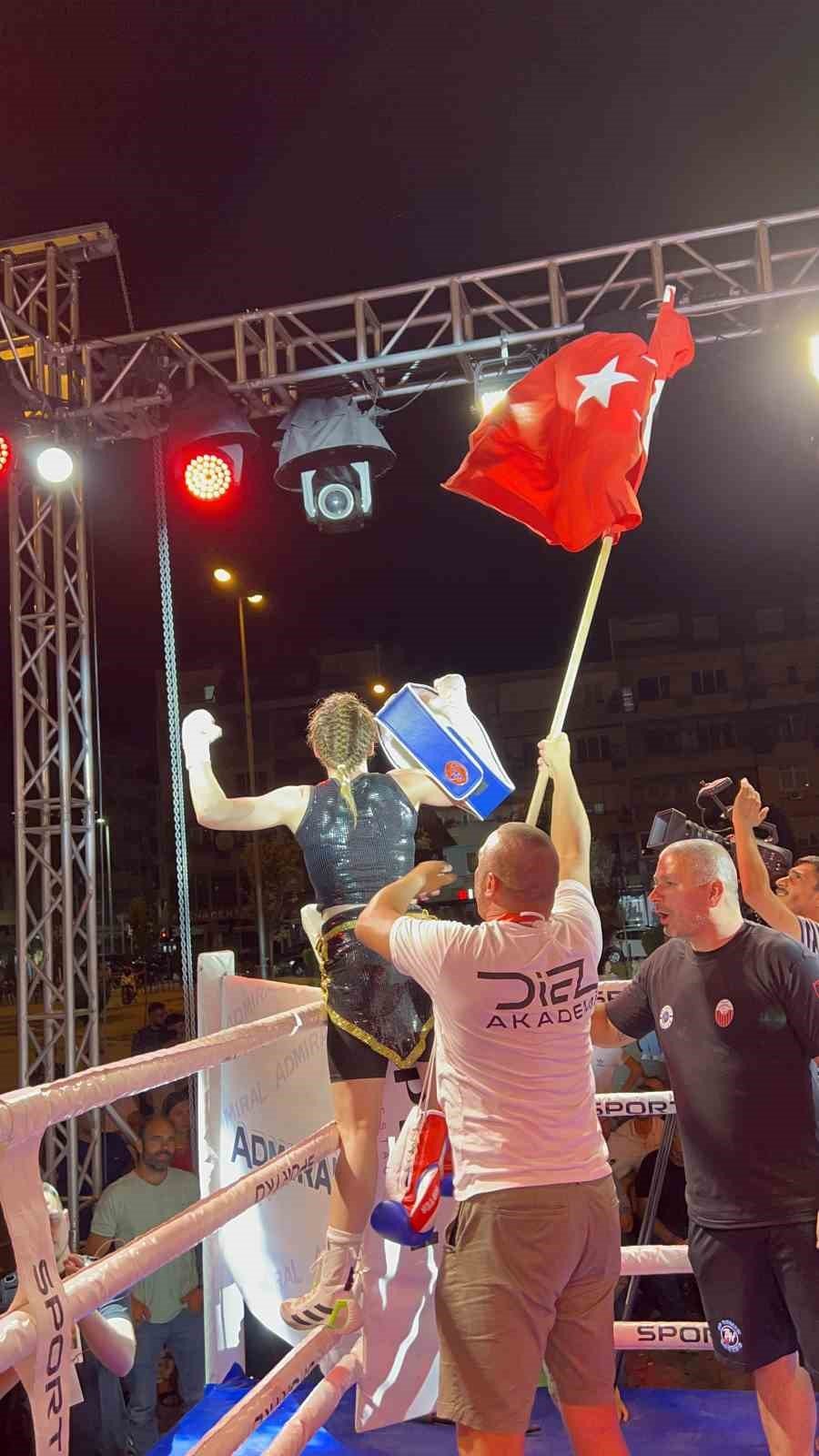 Türk boksör Elif, Makedonya’dan Türkiye’ye dünya şampiyonluk kemeri ile döndü