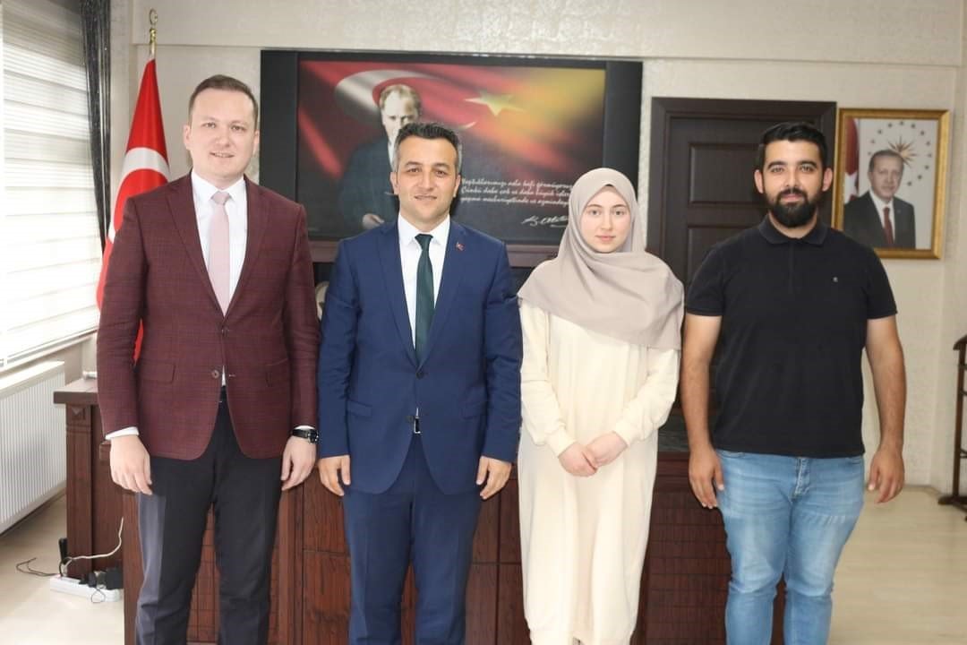 Kaymakam Kılıç, YKS’de dereceye giren öğrenciyi tebrik etti