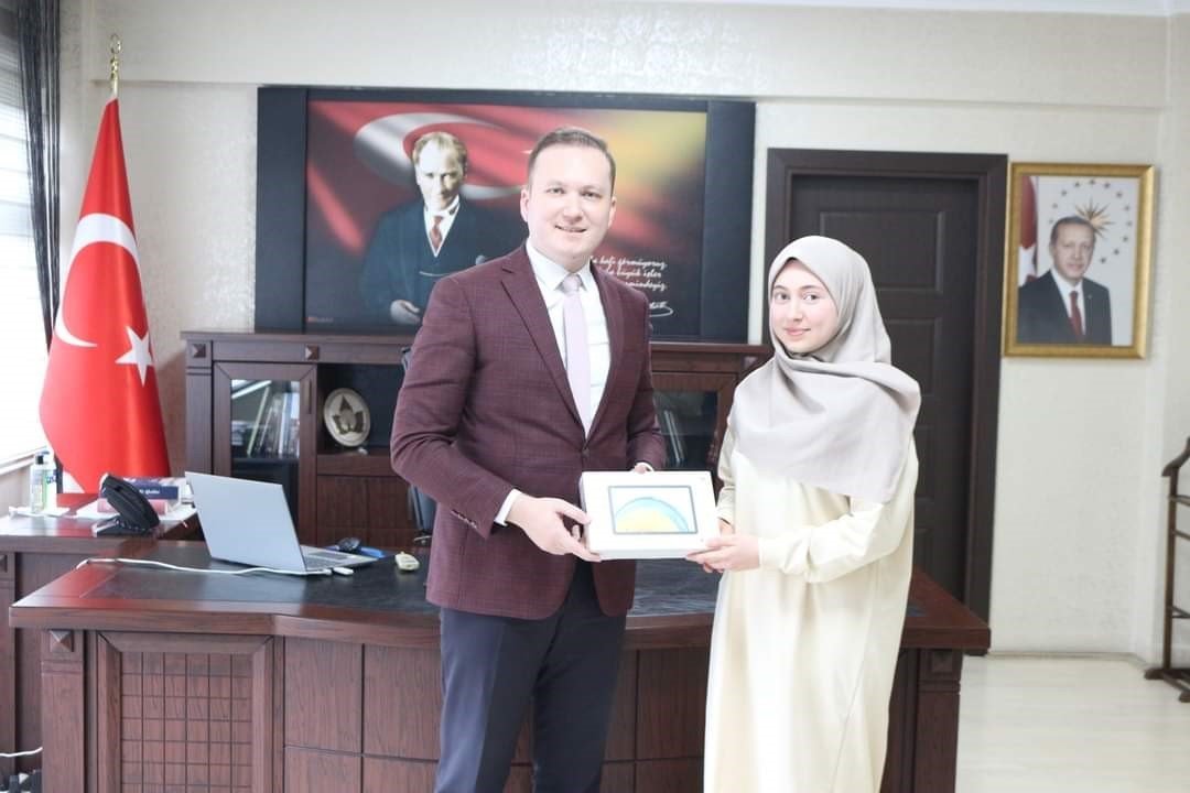 Kaymakam Kılıç, YKS’de dereceye giren öğrenciyi tebrik etti