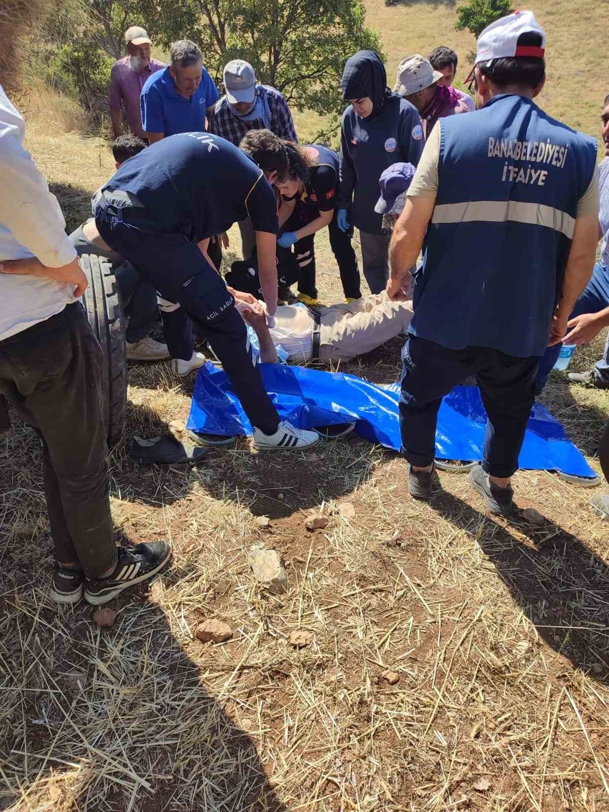 Uşak’ta traktörü kurtarmak isterken canından oldu