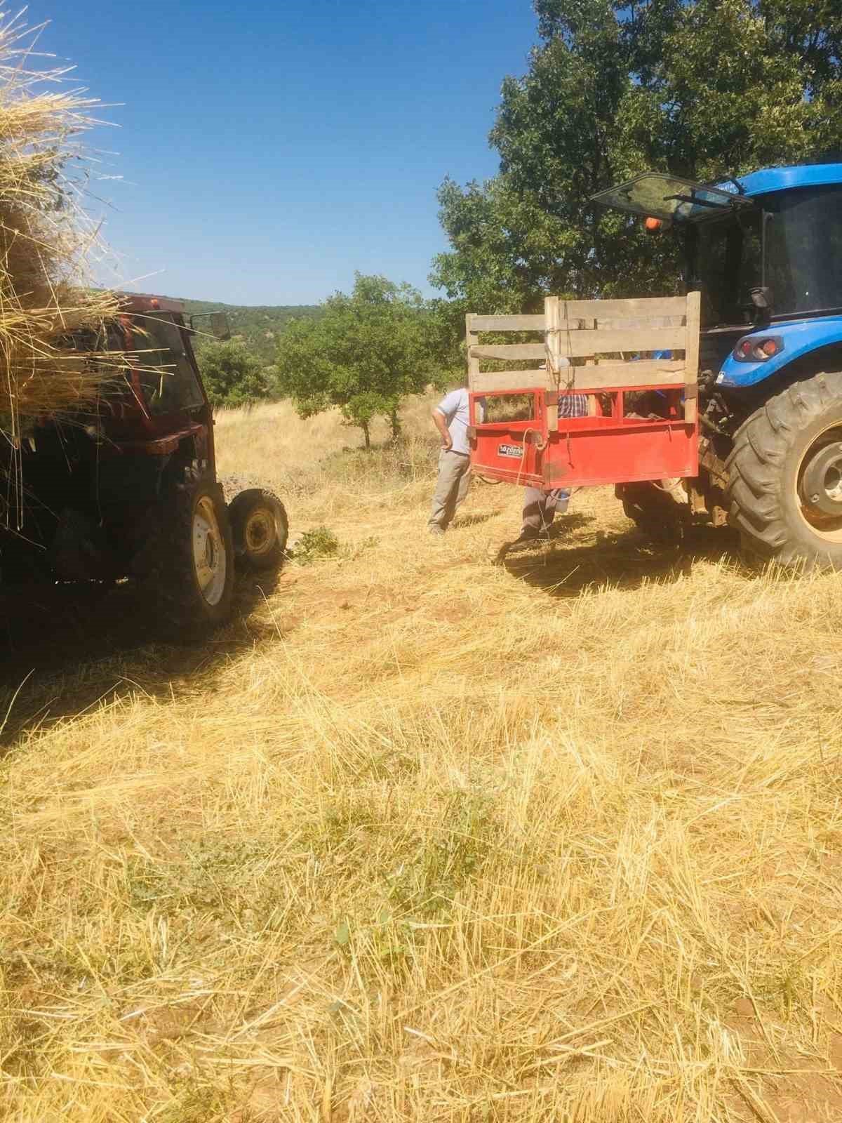 Uşak’ta traktörü kurtarmak isterken canından oldu
