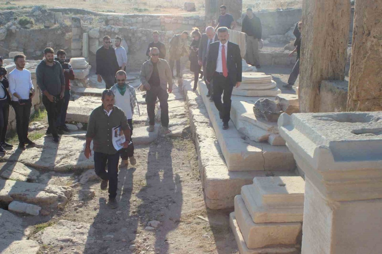 Vali Ergün; “Uşak birçok uygarlığı barındıran açık hava müzesidir”