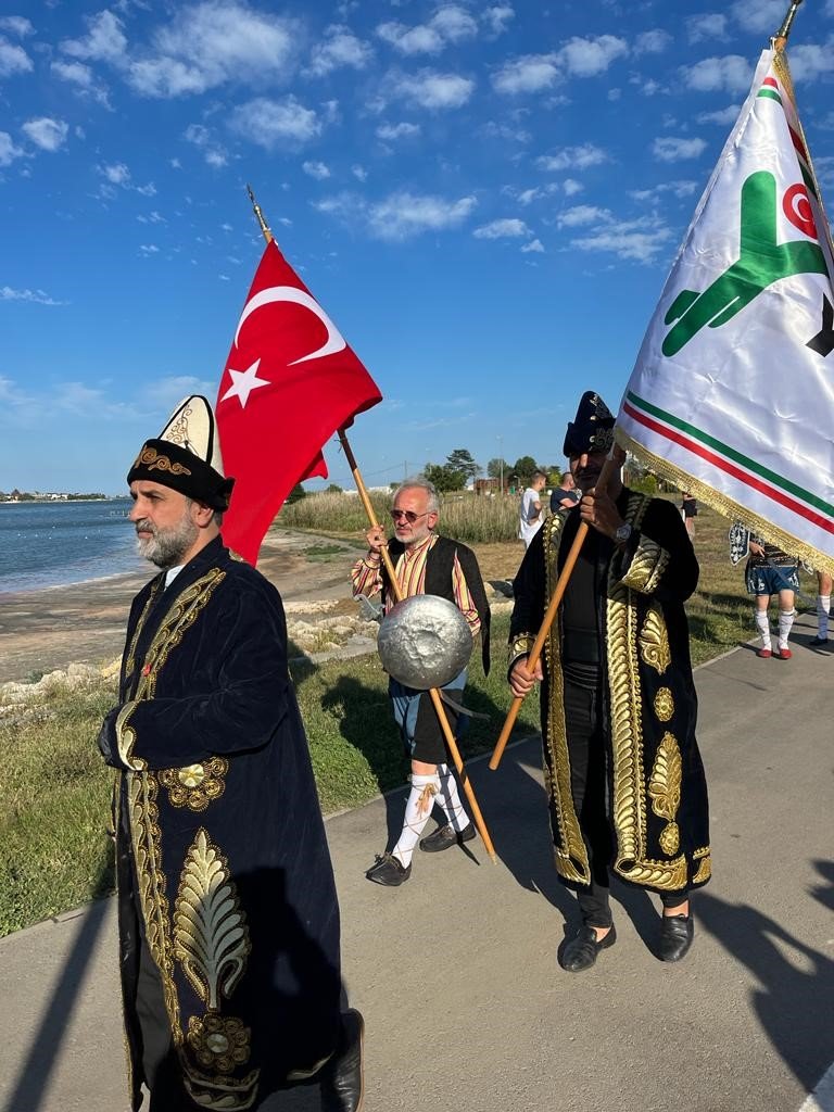 YAFEM Romanya’da ayakta alkışlandı