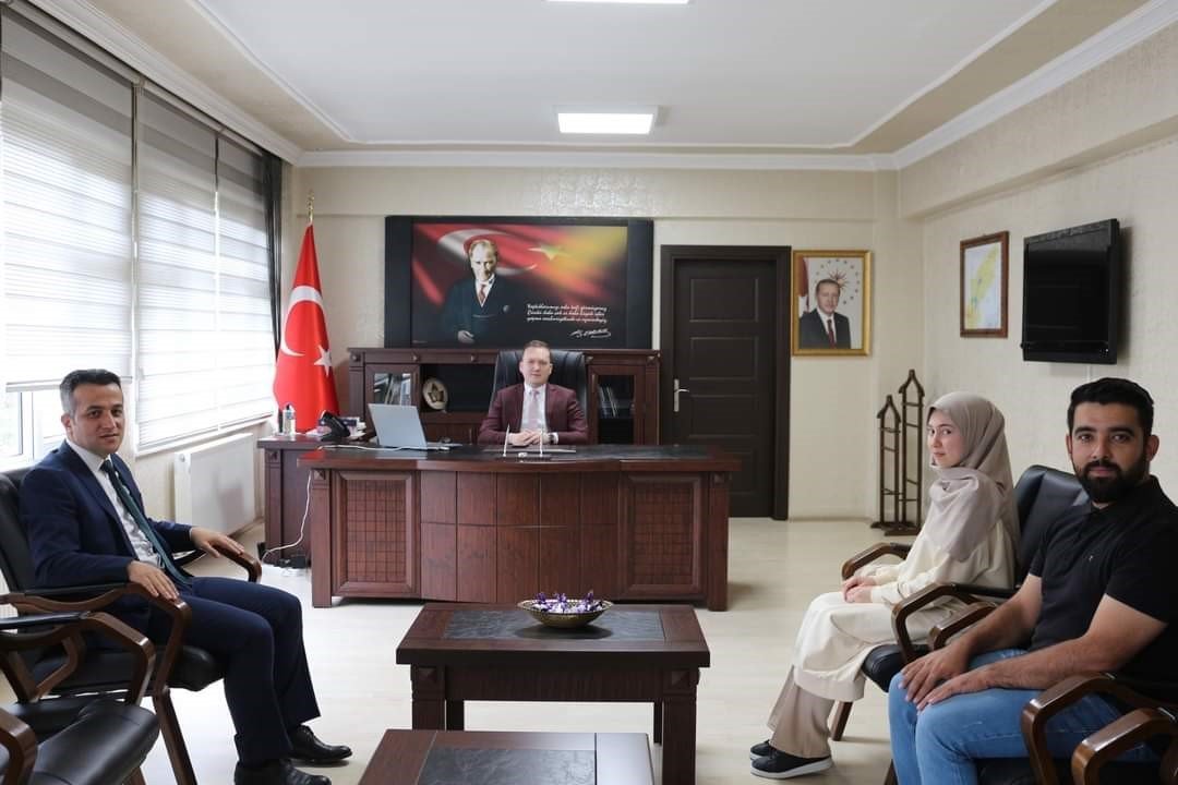 Kaymakam Kılıç, YKS’de dereceye giren öğrenciyi tebrik etti