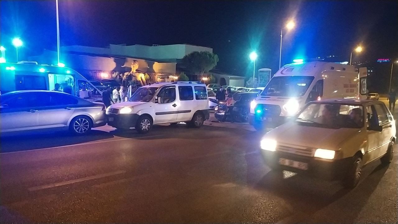 Zincirleme trafik kazasında 3 kişi yaralandı