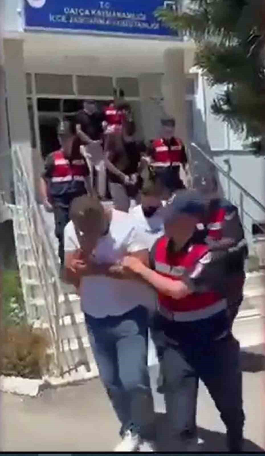 12 göçmen kaçakçısı tutuklandı