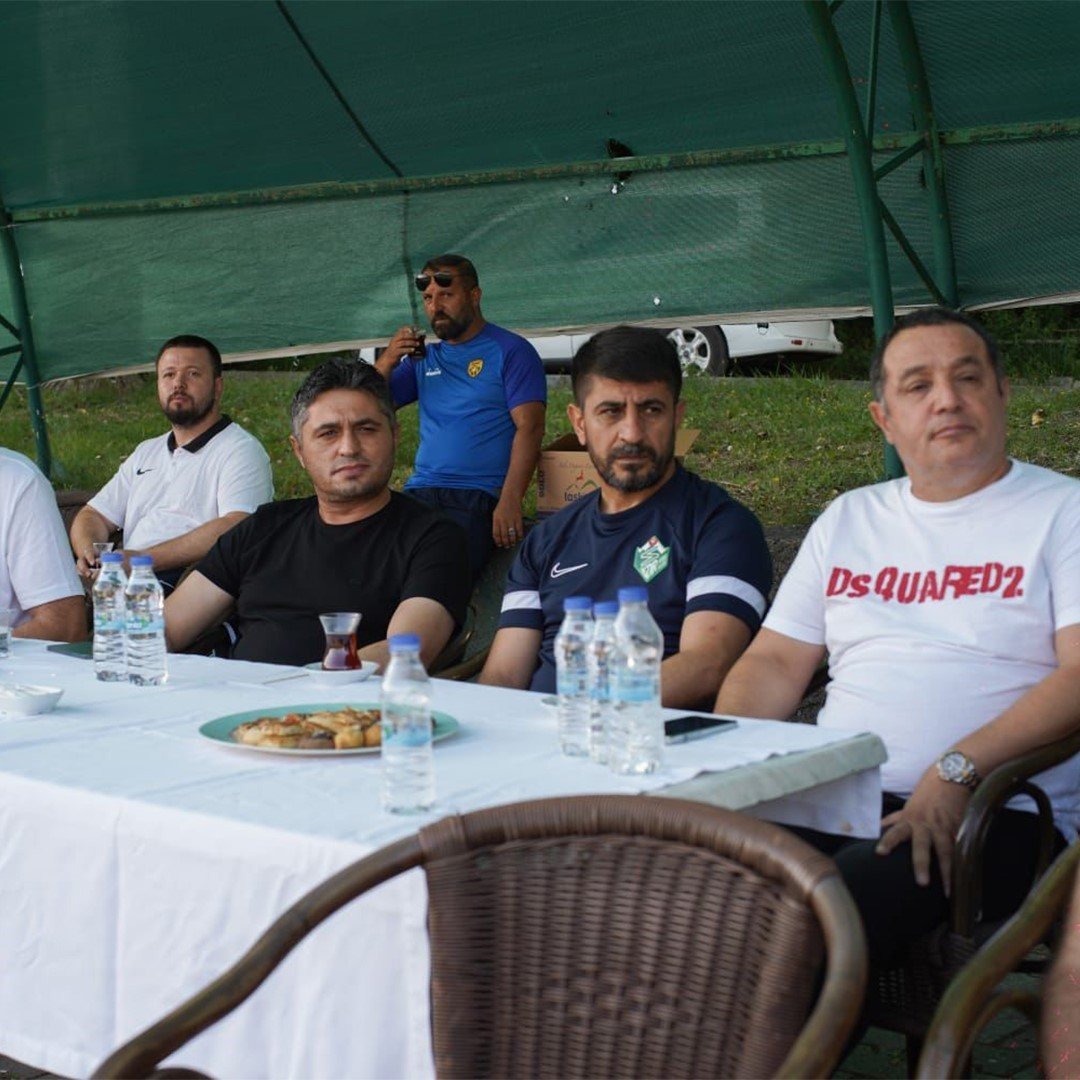Başkan Acar’dan, Aliağaspor FK’nın Bolu kampına ziyaret