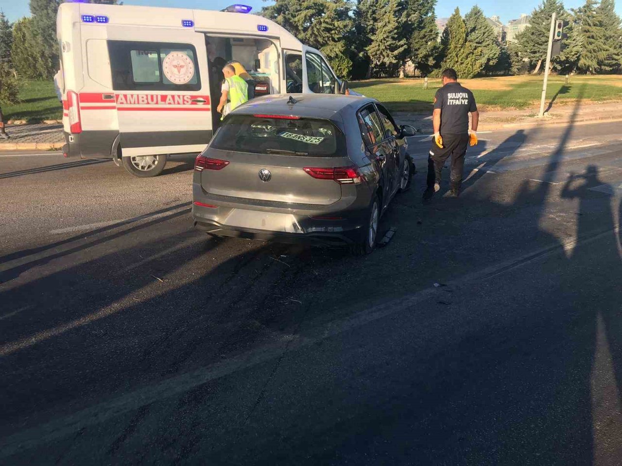 Amasya’da üç araç kavşakta çarpıştı: 1’i ağır 6 yaralı