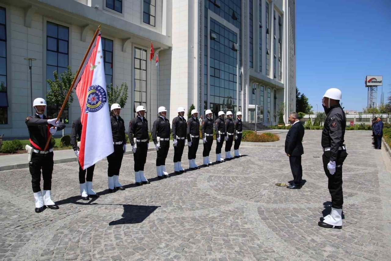 Ankara’nın yeni Emniyet Müdürü Dinç görevi törenle devraldı