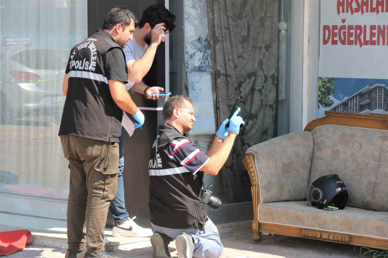 Direksiyon öğretmeni eşinin eğitim güzergahında silahla hayatına son verdi