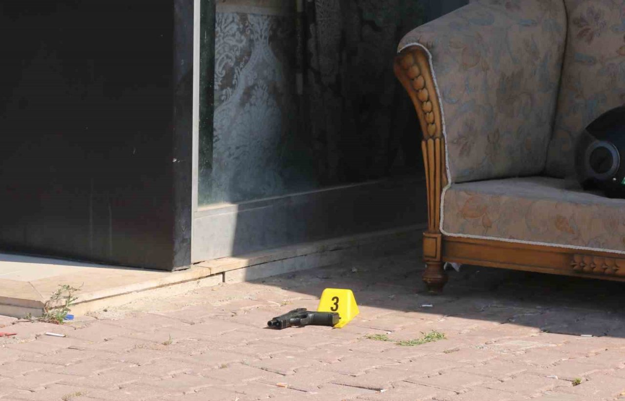 Direksiyon öğretmeni eşinin eğitim güzergahında silahla hayatına son verdi